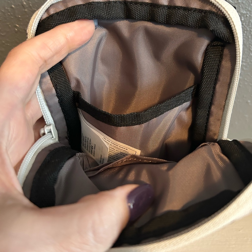 Kavu Chevron Pattern Essential Bag - image 4